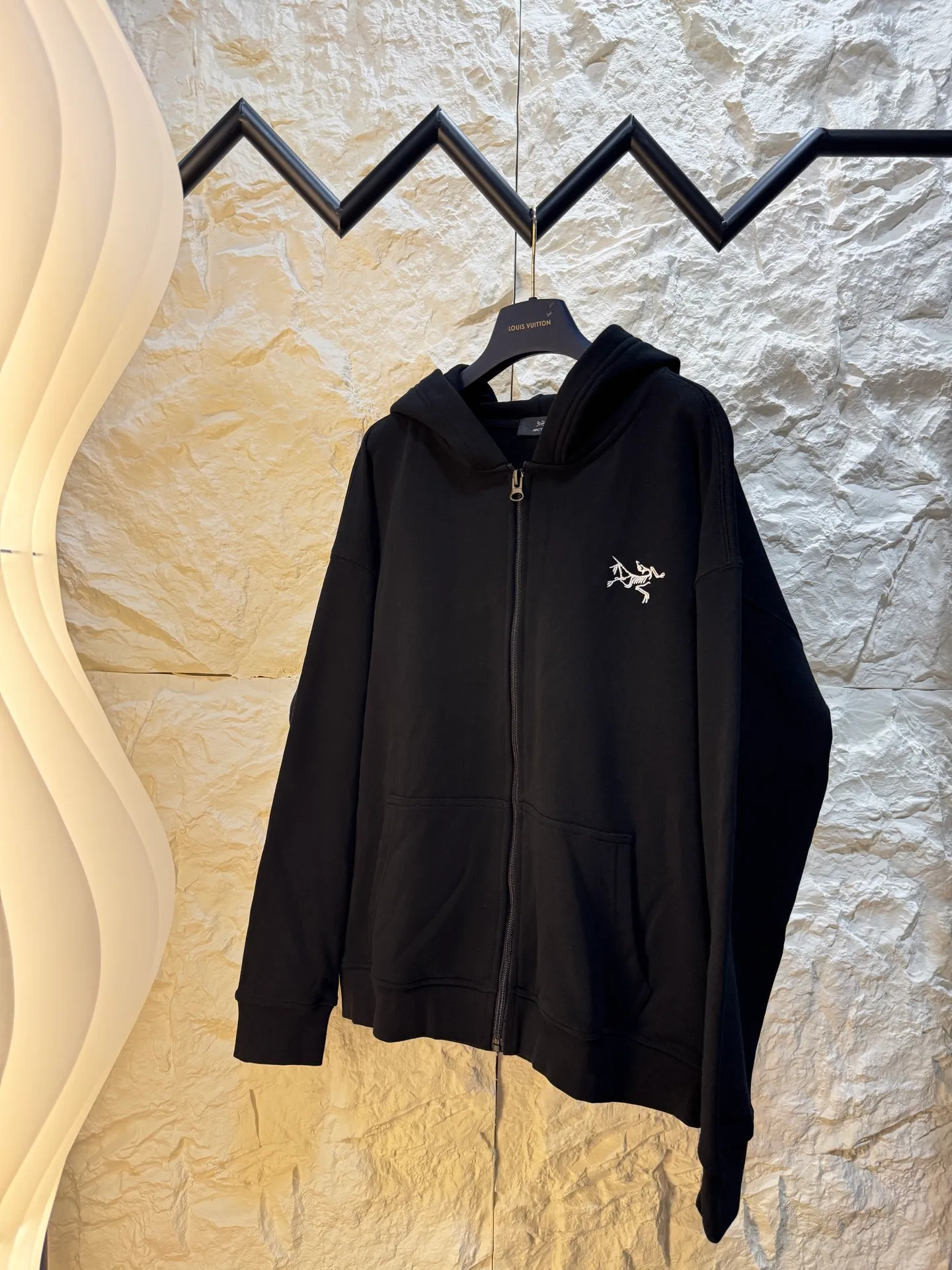 190 Arc'teryx g （ ） Quality Premium Quality Color：Black White Size：M/L/XL/XXL M L XL XXL 120 124 128 132 69 71 73 75 62 64 66 68 54 55 56 57 （ ： 1～3 cm ）